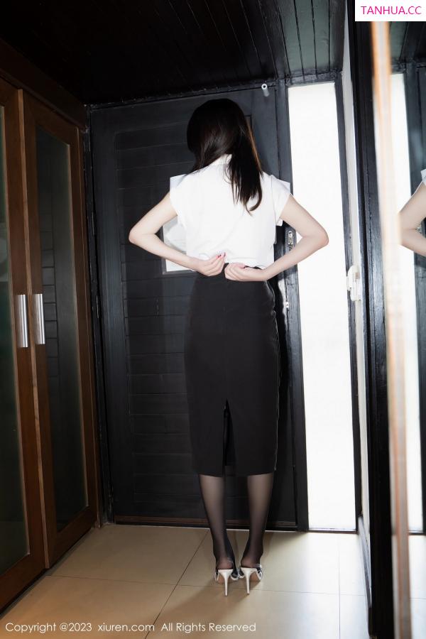 葛征 哈尼宝宝 [XiuRen]高清写真图 2023.08.23 No.7270 summer宝宝 白领美腿第20张图片